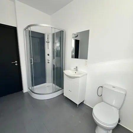 아파트 Rive Gauche K Centre - Gare - Aeroport 샤를루아